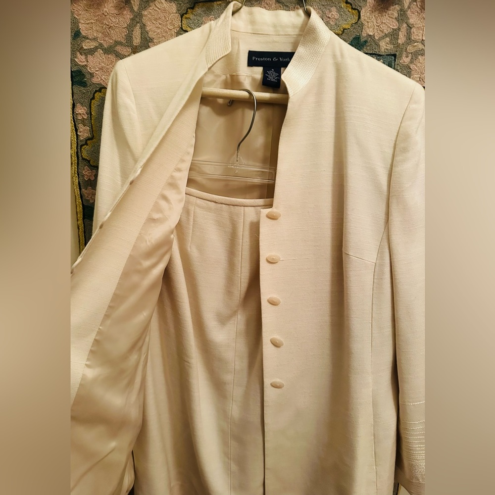 Dress suit, size 8, off-white/ cream